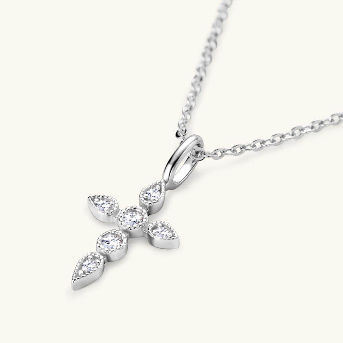 925 Sterling Silver Moissanite Cross Pendant Necklace - Selvanelle
