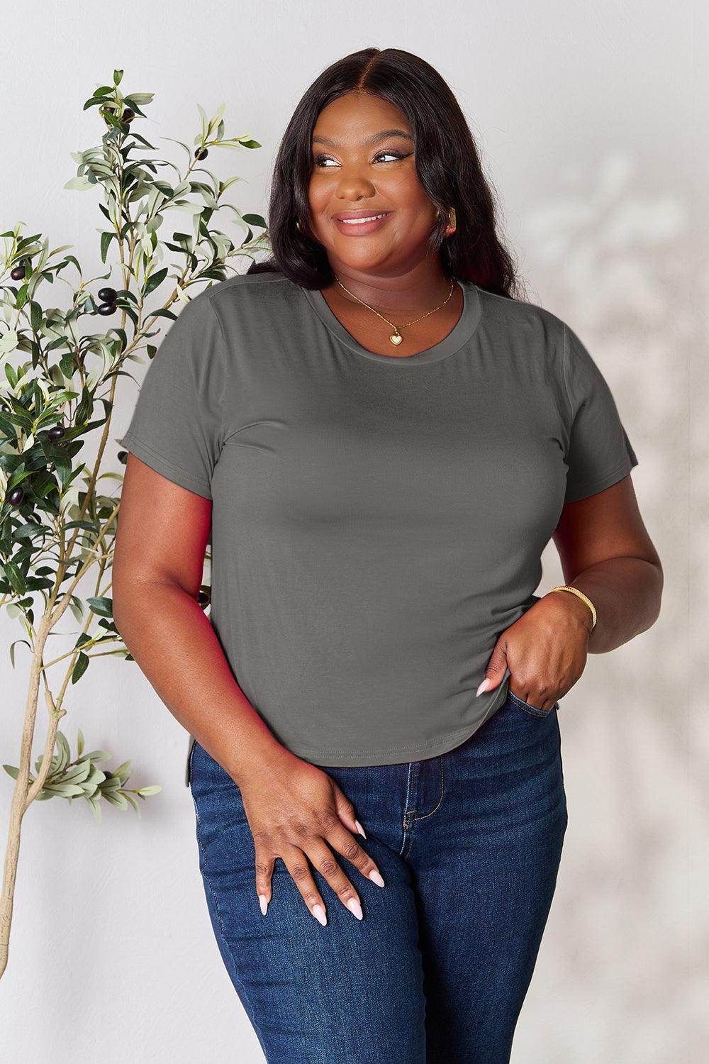 Basic Bae Full Size Round Neck Short Sleeve T-Shirt Black - Selvanelle