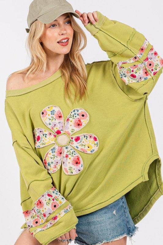 SAGE + FIG Daisy Patch Applique Long Sleeve Sweatshirt - Selvanelle