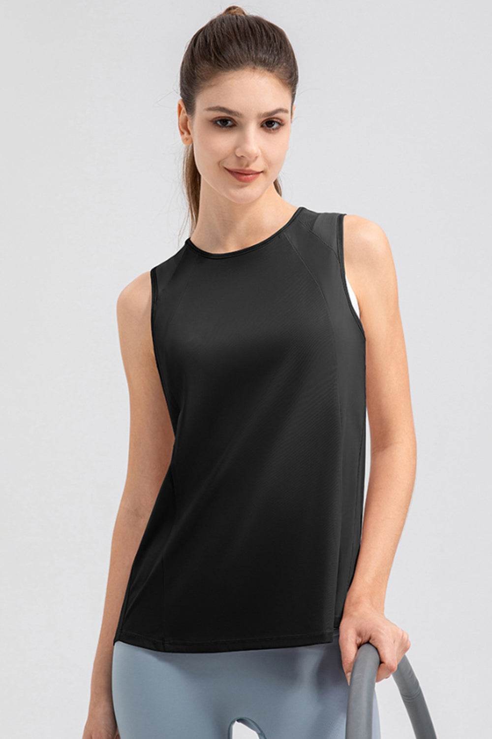 Round Neck Wide strap Active Tank - Selvanelle