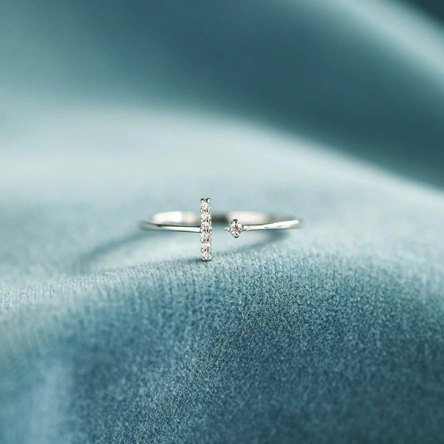 T Shape Inlaid Zircon 925 Sterling Silver Open Ring Design - Selvanelle