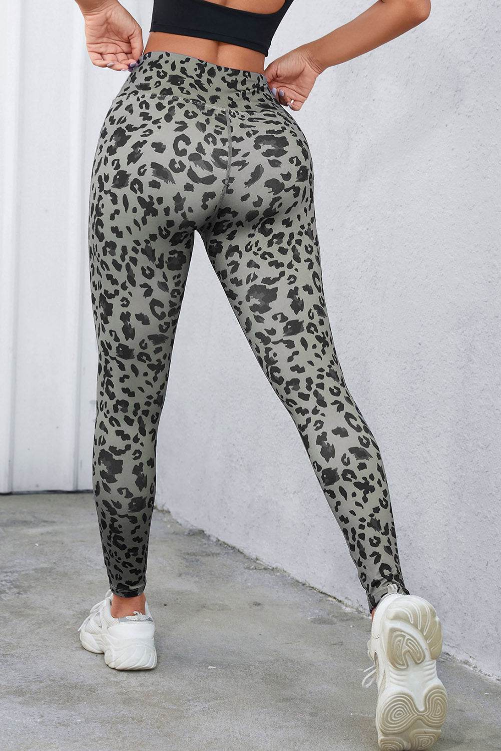 Leopard Print Wide Waistband Leggings - Selvanelle