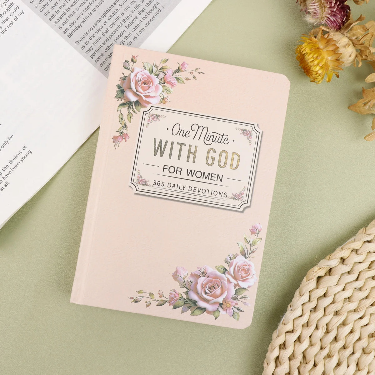 Spending a Minute with God: Women's Edition | Bible Study, Daily Spiritual Inspiration and Prayer Diary Gift for Women/Mothers