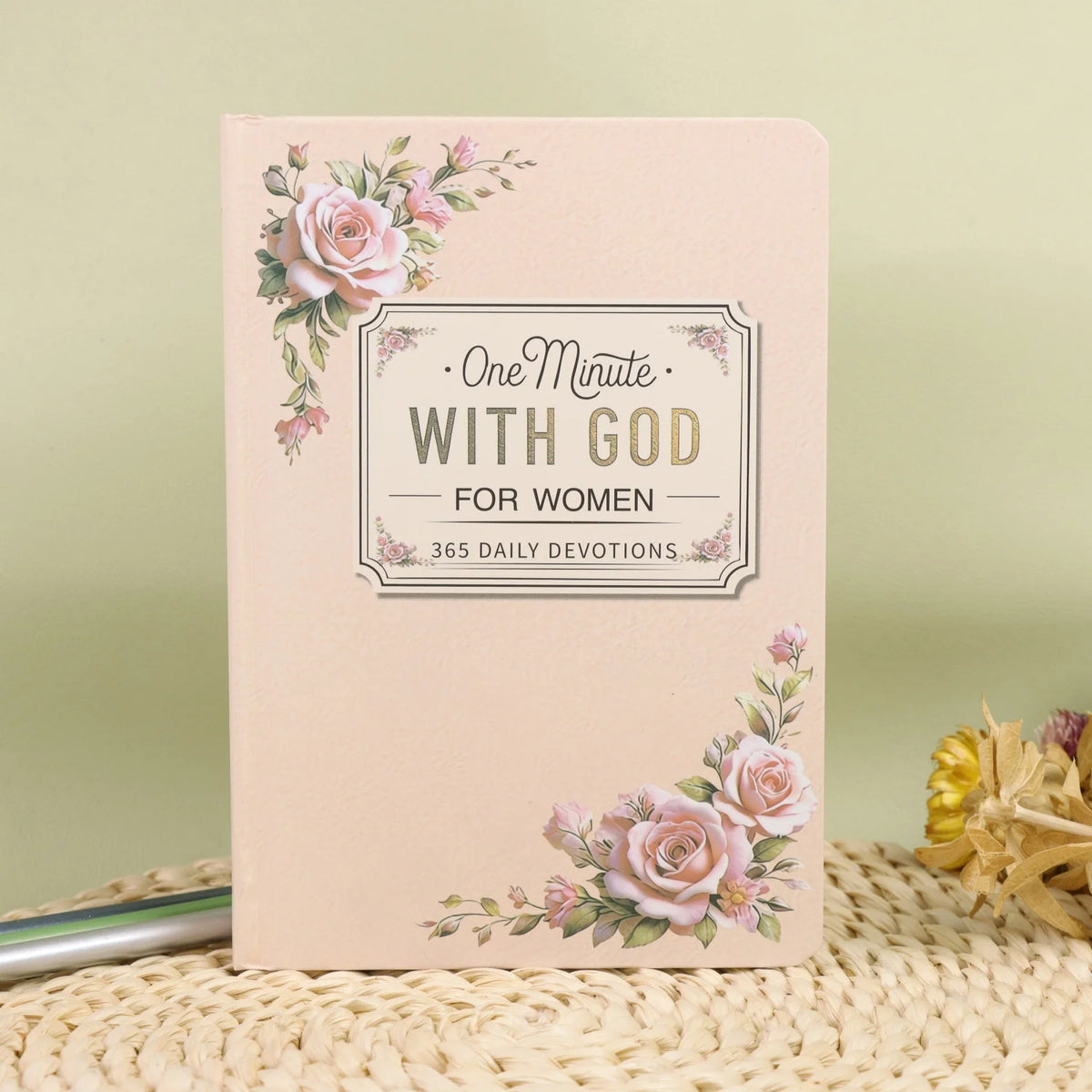 Spending a Minute with God: Women's Edition | Bible Study, Daily Spiritual Inspiration and Prayer Diary Gift for Women/Mothers