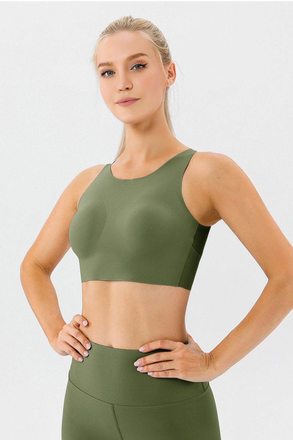 Round Neck Wide Strap Active Bra - Selvanelle