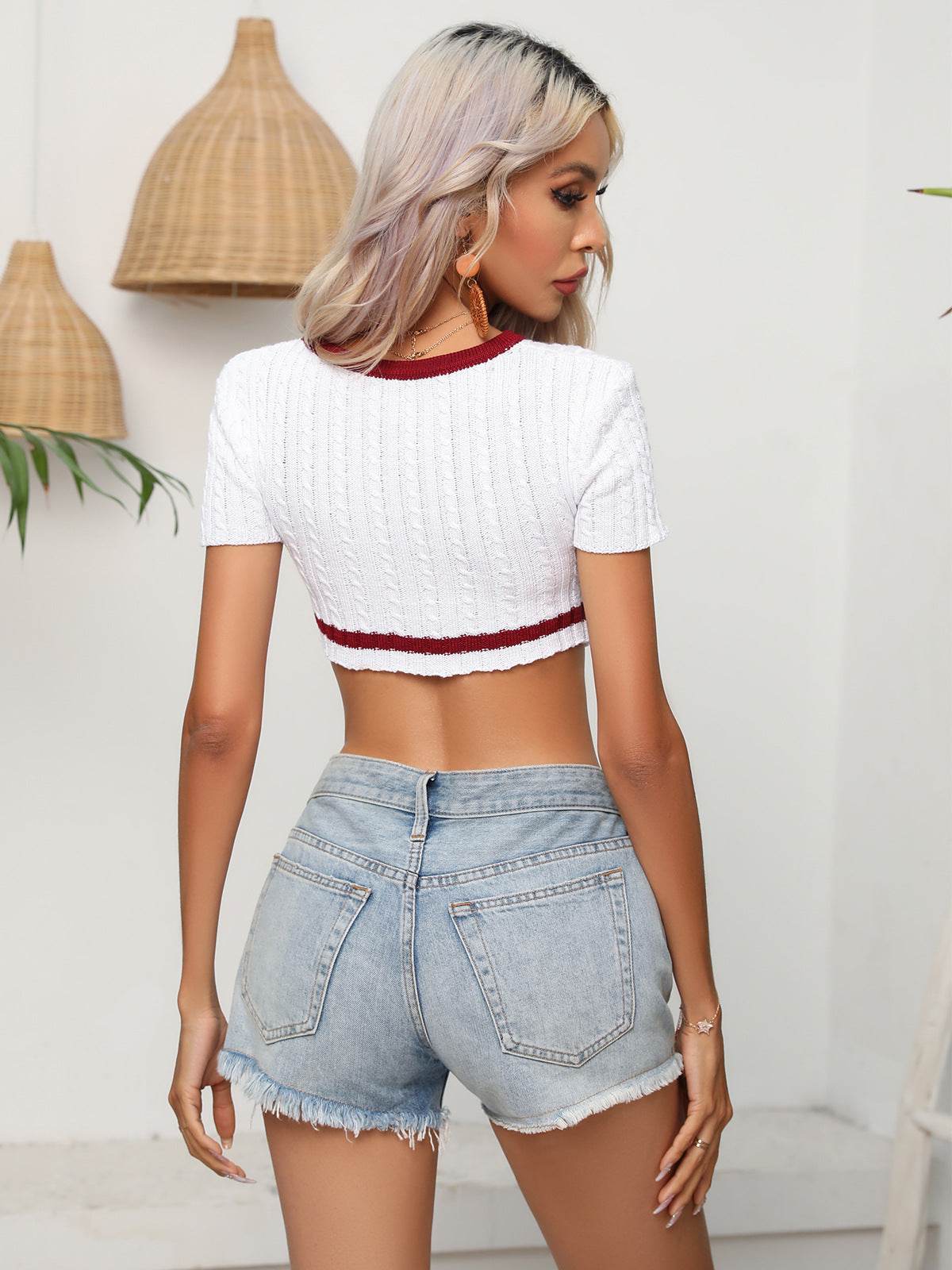 Contrast Round Neck Short Sleeve Cropped Knit Top - Selvanelle