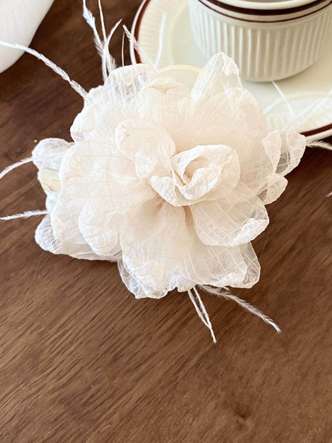 Feather Trim Flower Shape Hair Claw Clip for Elegant Style - Selvanelle
