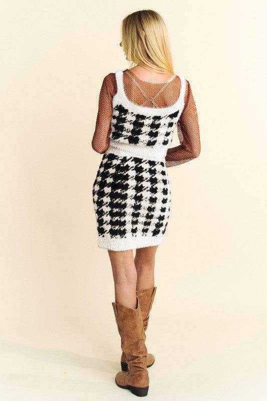 Davi & Dani Scoop Neck Wide Strap Top and Skirt Sweater Set - Selvanelle