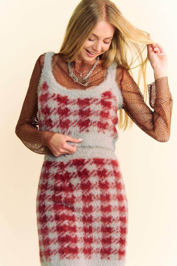 Davi & Dani Scoop Neck Wide Strap Top and Skirt Sweater Set - Selvanelle