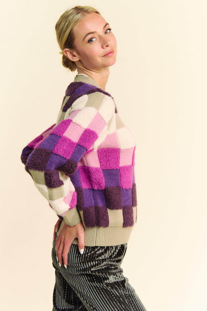 Davi & Dani Checkered Round Neck Long Sleeve Sweater Chic - Selvanelle