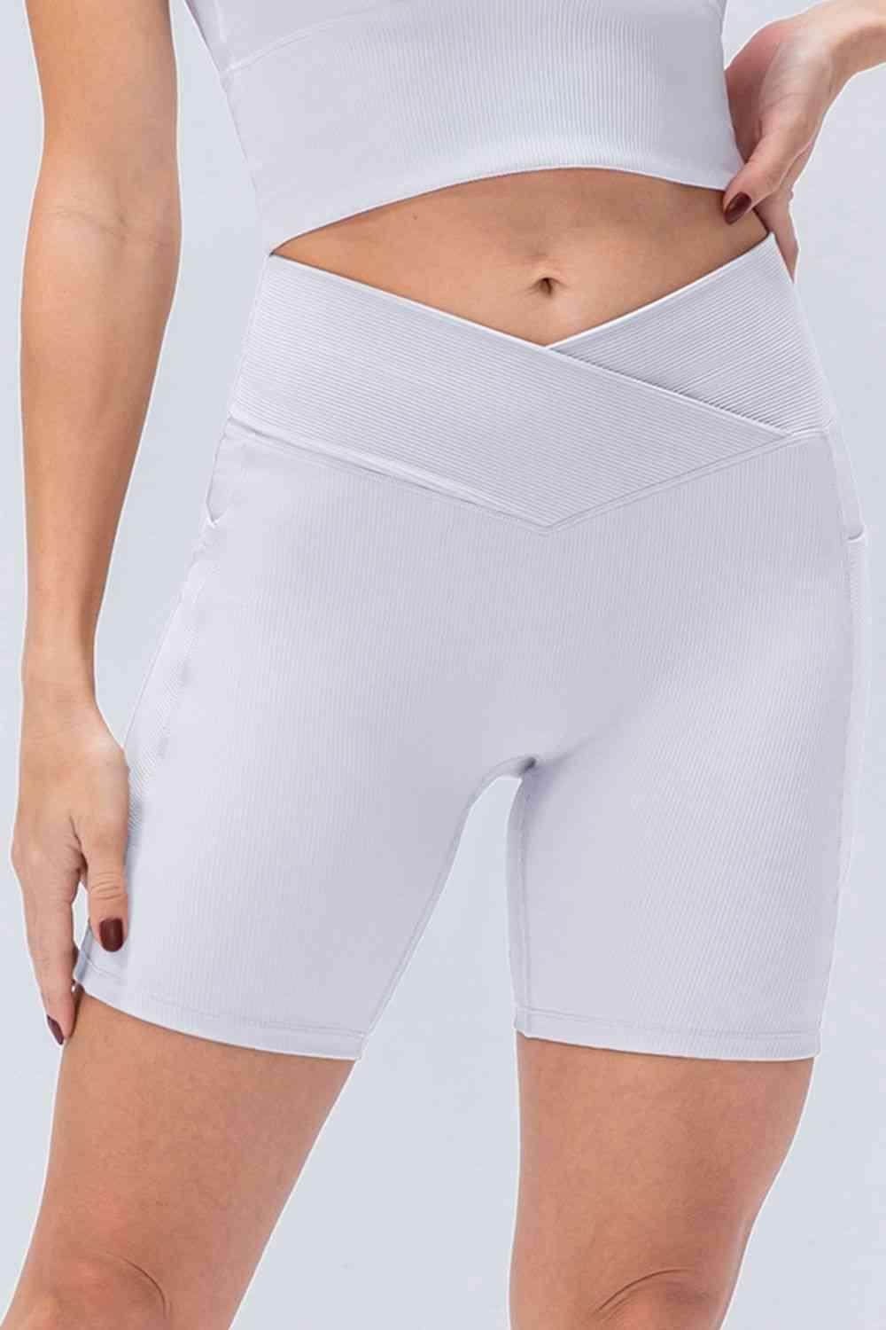 Slim Fit V-Waistband Sports Shorts for Active Lifestyle - Selvanelle