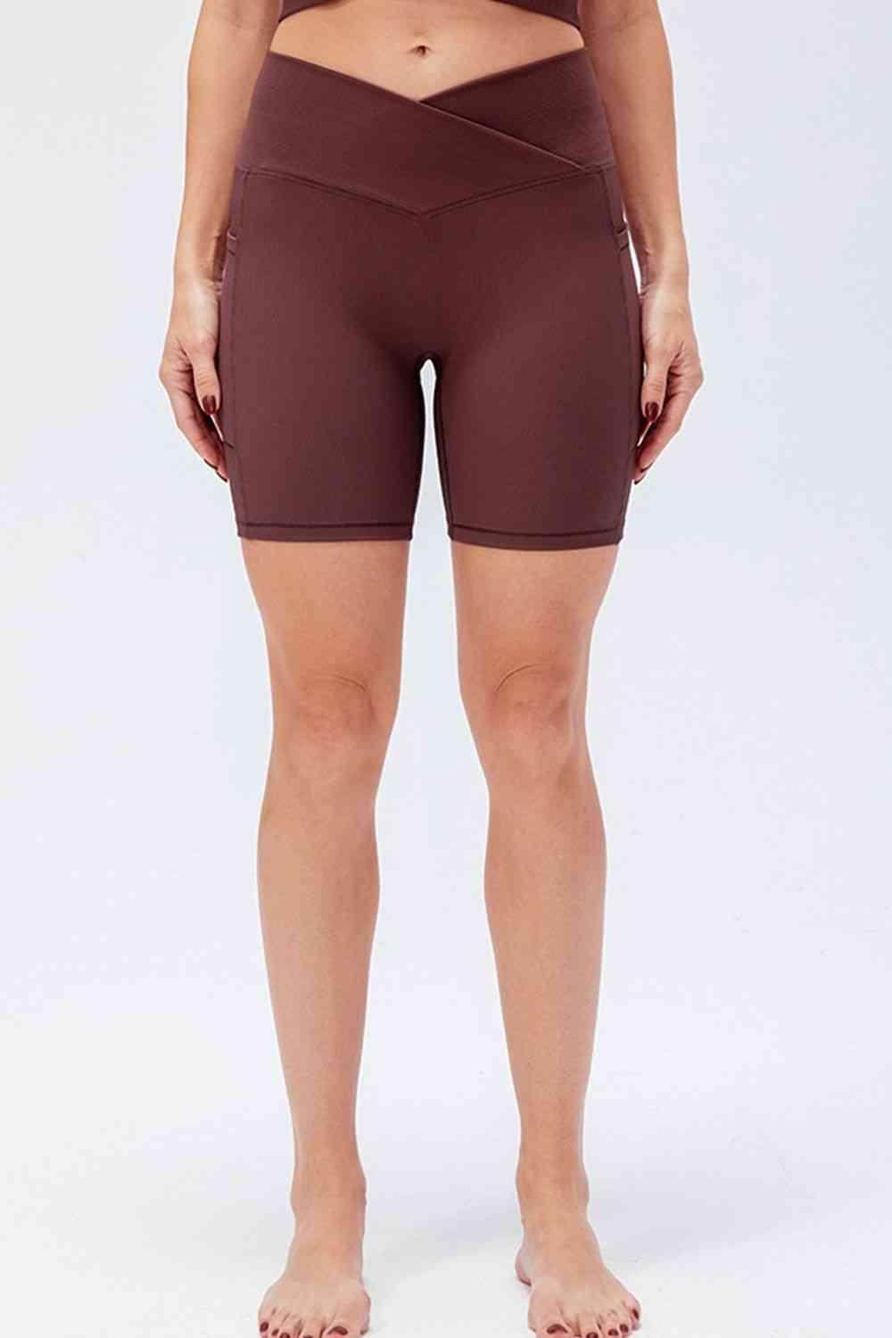Slim Fit V-Waistband Sports Shorts for Active Lifestyle - Selvanelle