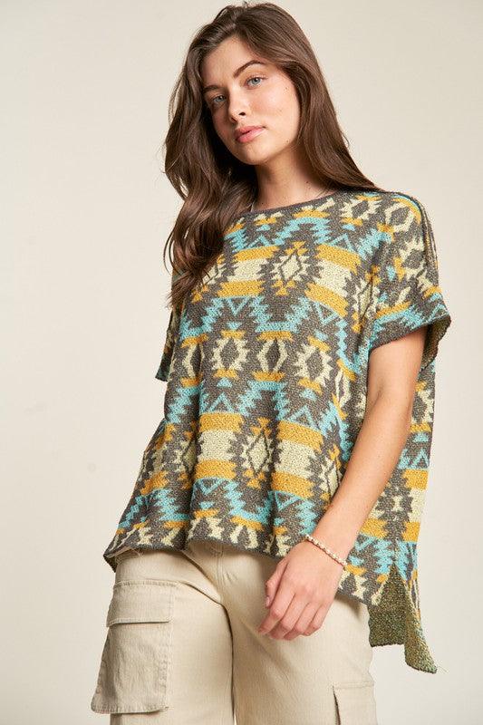 Davi & Dani High-Low Geometric Round Neck Knit Top Stylish