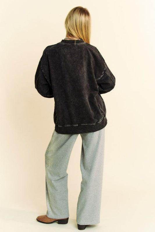 Davi & Dani Stud Star Patch Acid Washed Sweatshirt Trendy - Selvanelle