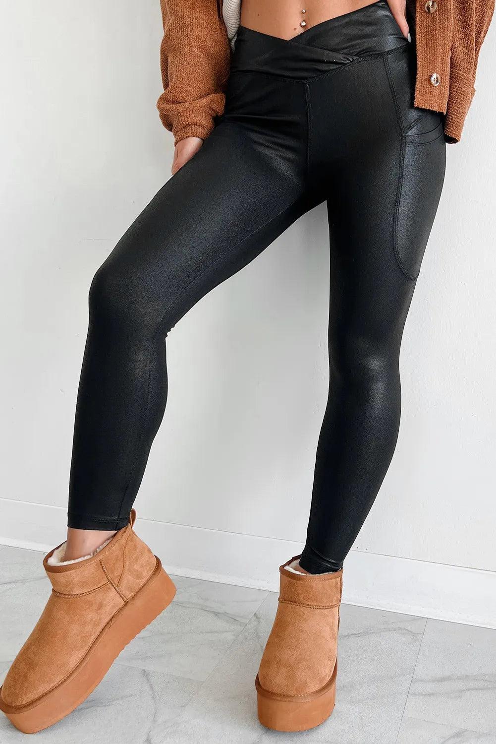 Pocketed V-Cut Waist Leggings for Comfort and Style