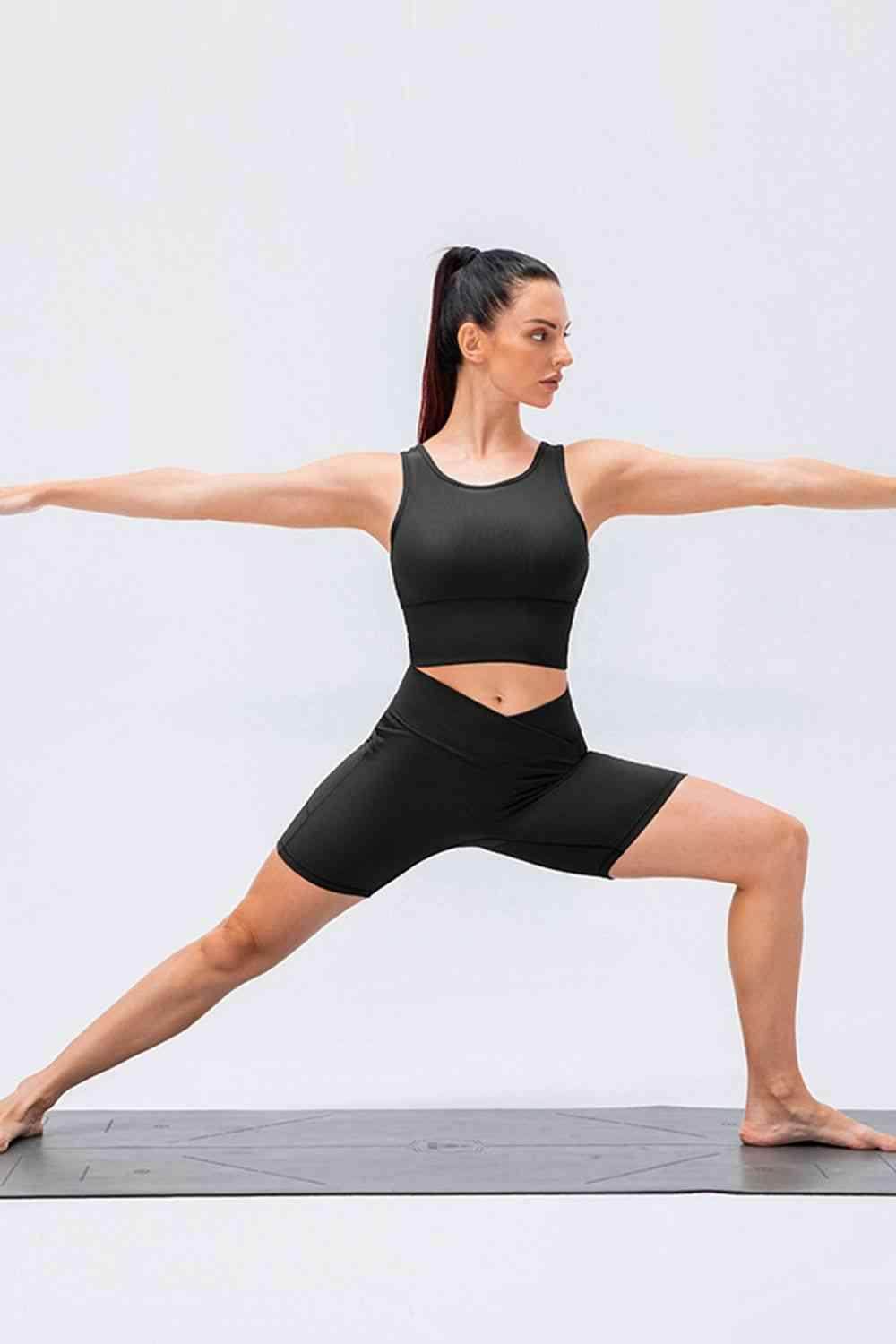 Slim Fit V-Waistband Sports Shorts for Active Lifestyle - Selvanelle