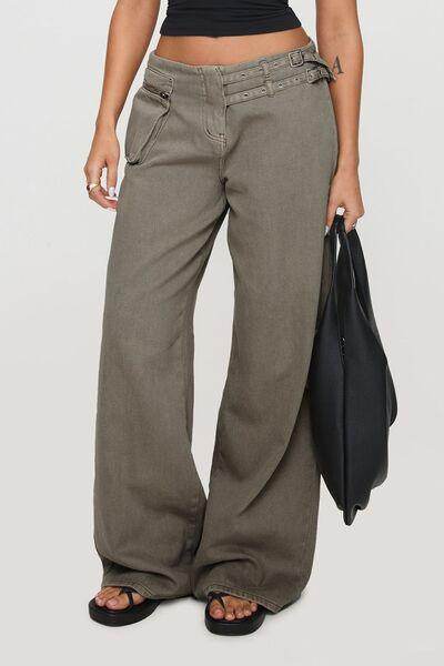 Stylish Wide Leg Jeans with Pockets for Everyday Wear - Selvanelle