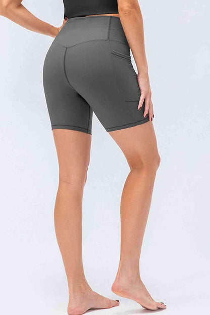 Slim Fit V-Waistband Sports Shorts for Active Lifestyle - Selvanelle