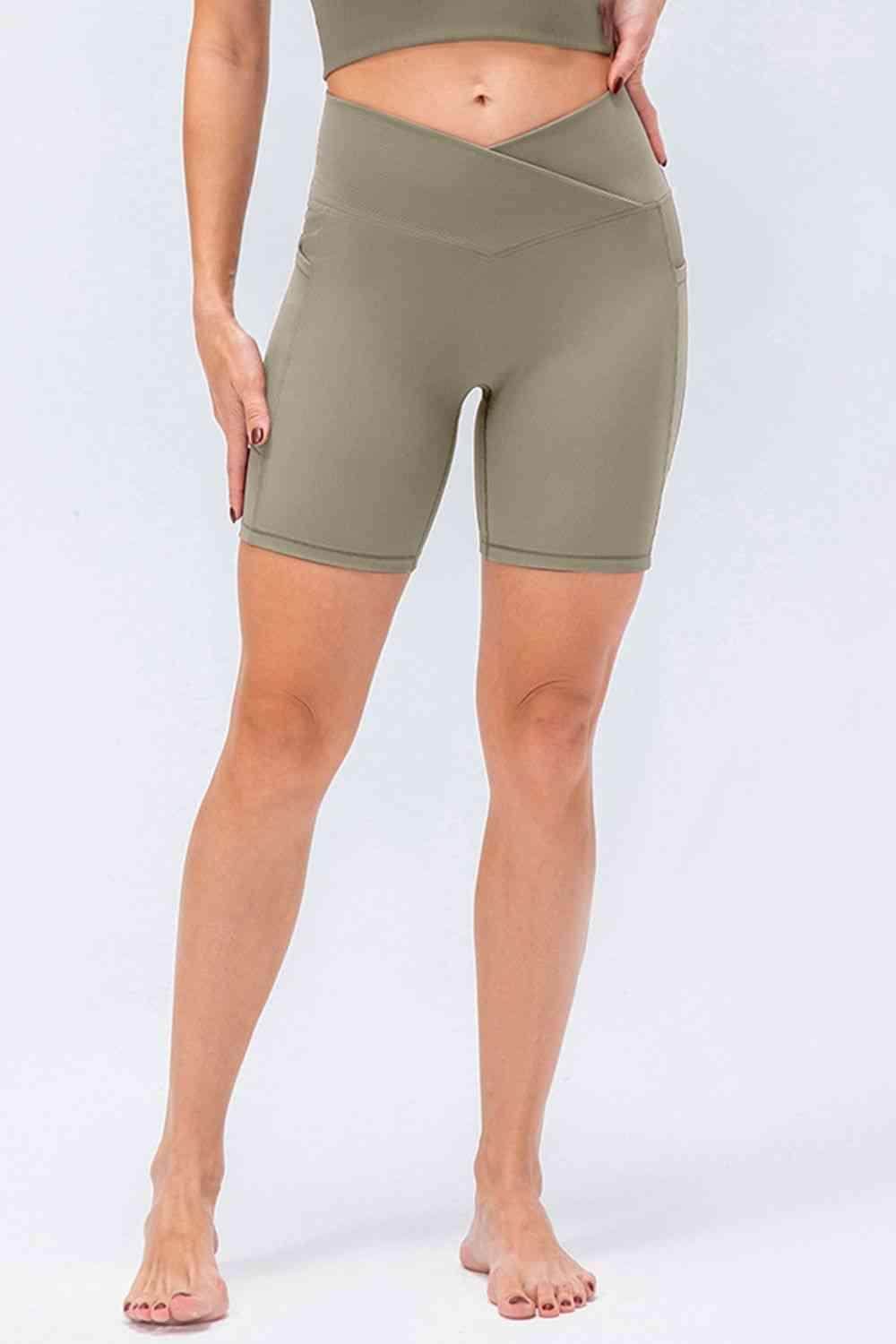 Slim Fit V-Waistband Sports Shorts for Active Lifestyle - Selvanelle
